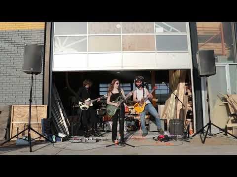 Classic Ice Cream - Spiders in my cone live Cut