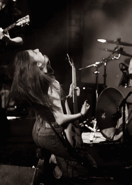 2B8DEB51 4EEB 41F2 BB6E F5C2467DD662 (Dickens Pub Tori Morley Juliez Andrews)